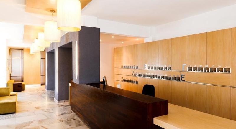 Hide Out Suites 迈洛波塔斯 外观 照片